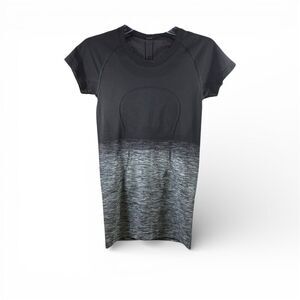 Lululemon Swiftly Tech Short Sleeve in Black and White Ombré Size 6